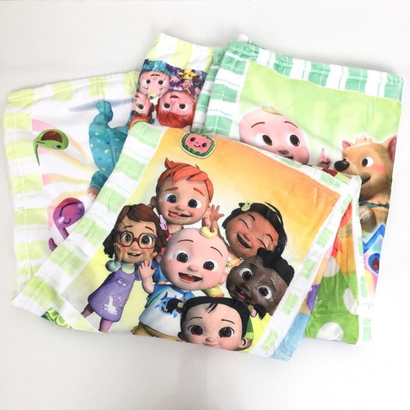 CoComelon Plush Fleece Throw Blanket Happy Birthday Graphic Friends Background - Picture 1 of 10